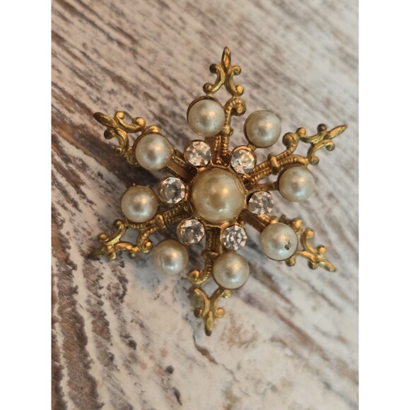 Vintage Gold Tone Brooch 4pc Lot Floral Leaf Pearl Rhinestone Starburst Pin #265 - Picture 5 of 13